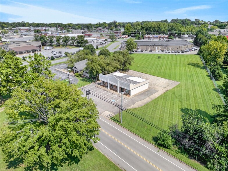 More Photos Of 2143a-2145 Old Ashland City Rd, Clarksville Freestanding For Lease