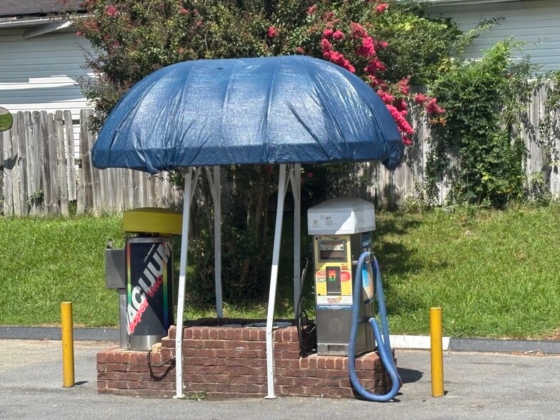 More Photos Of 1005 S Roan St, Johnson City Carwash For Sale