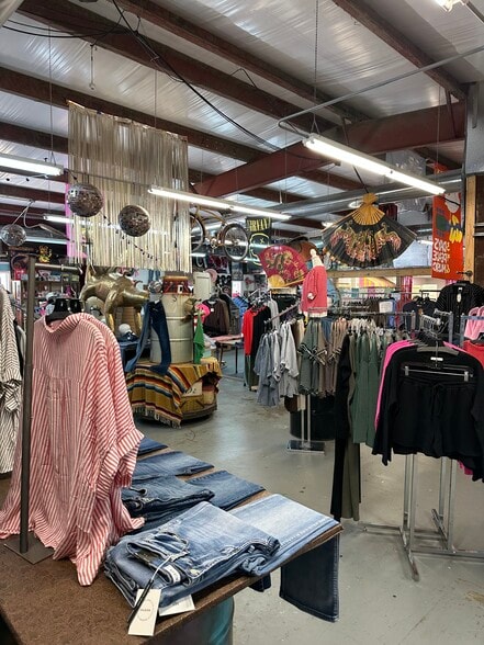More Photos Of 2809 N Broadway St, Poteau General Retail For Sale
