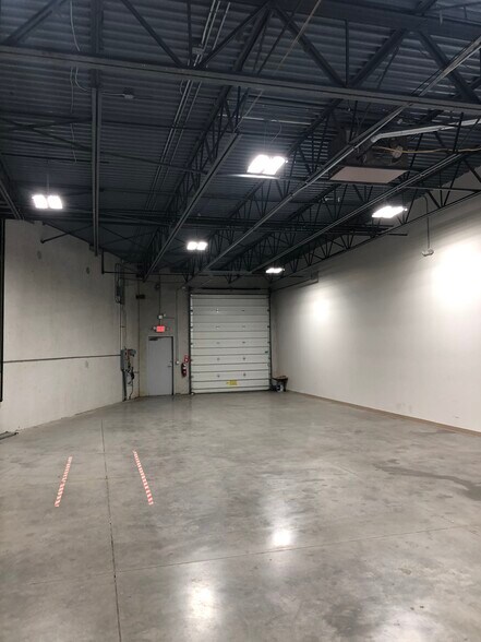 More Photos Of 1000 Taylor Station Rd, Gahanna Light Distribution For Lease