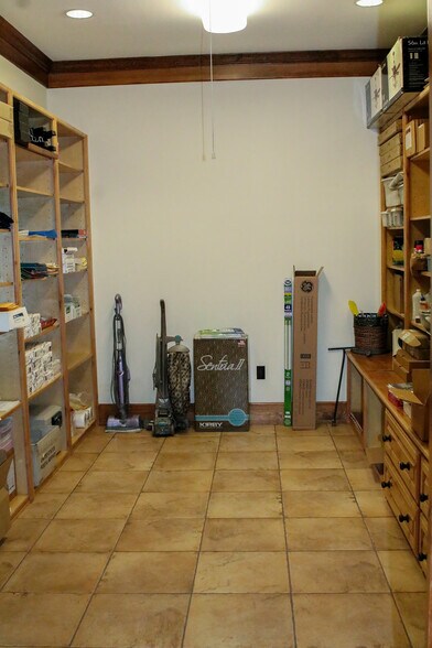 More Photos Of 404 Wynn Dr, Jacksonville Loft Creative Space For Sale