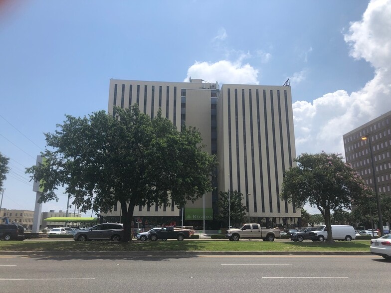 More Photos Of 3525 N Causeway Blvd, Metairie Office For Sale