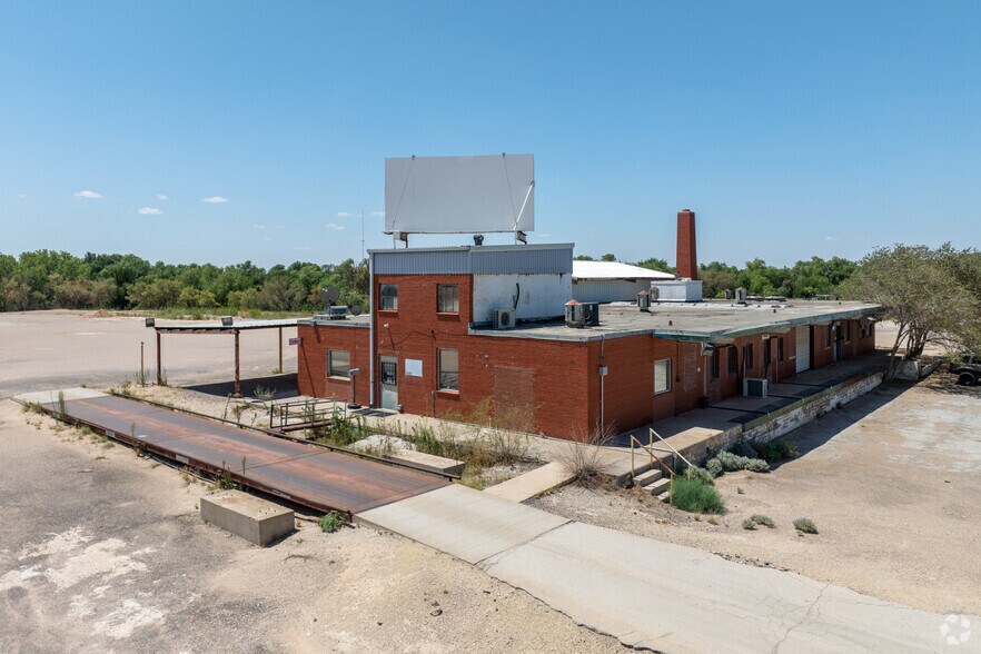 More Photos Of 2419 W Murphy St, Odessa Truck Terminal For Sale