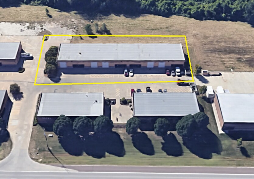 More Photos Of 10947 Kaw Dr, Edwardsville Warehouse For Sale