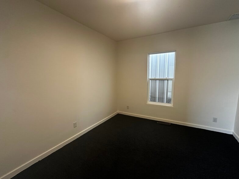 More Photos Of 321 Pitkin Ave, Grand Junction Flex For Sale