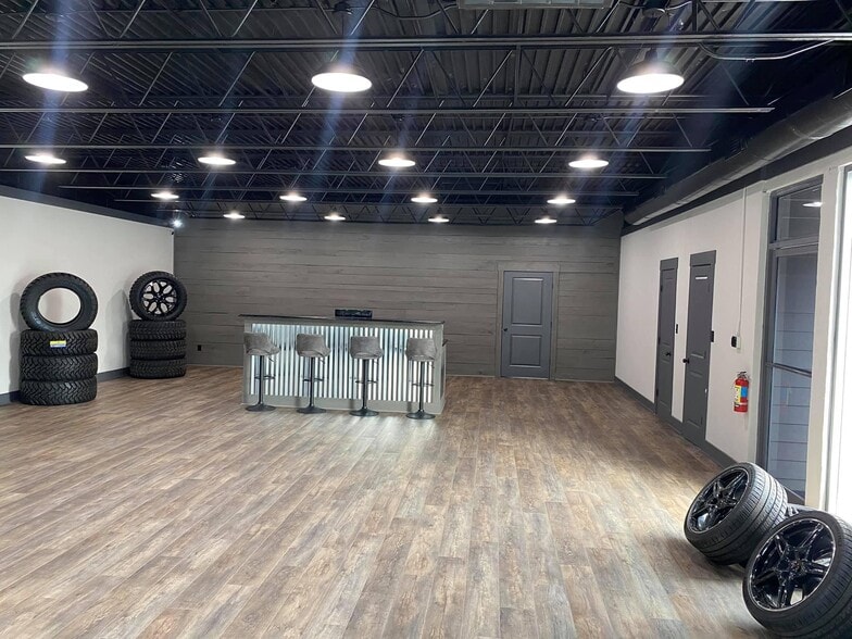 More Photos Of 1201 N Ashley St, Valdosta Auto Repair For Sale