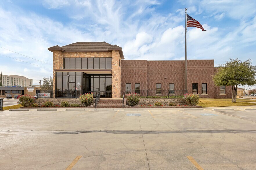Primary Photo Of 501 E 7th St, Odessa Office For Sale