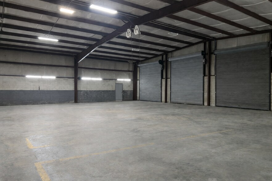 More Photos Of 432 N Royal St, Jackson Warehouse For Lease