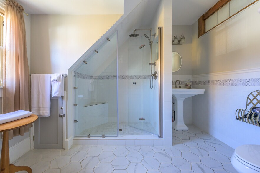 More Photos Of 518 Main St, Great Barrington Hospitality For Sale