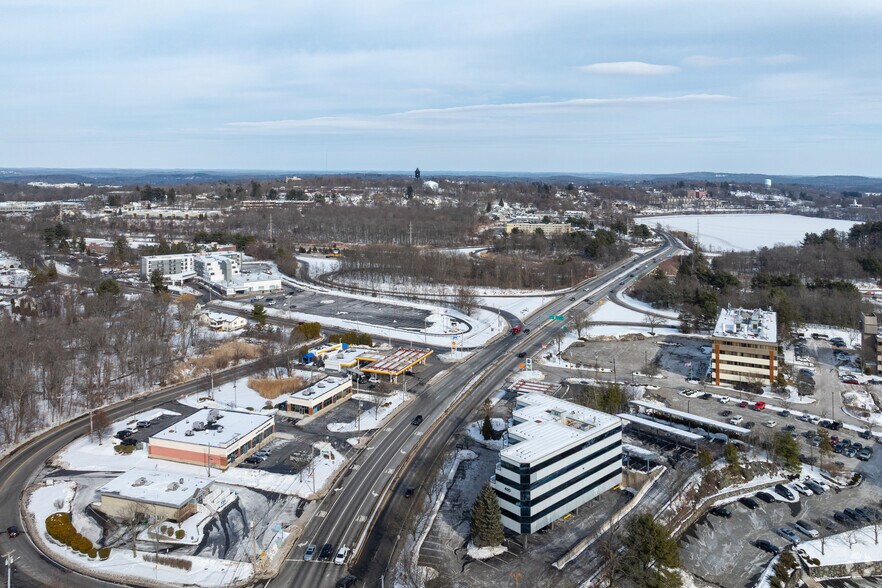 More Photos Of 433-435 Lakeside Ave, Marlborough Freestanding For Lease