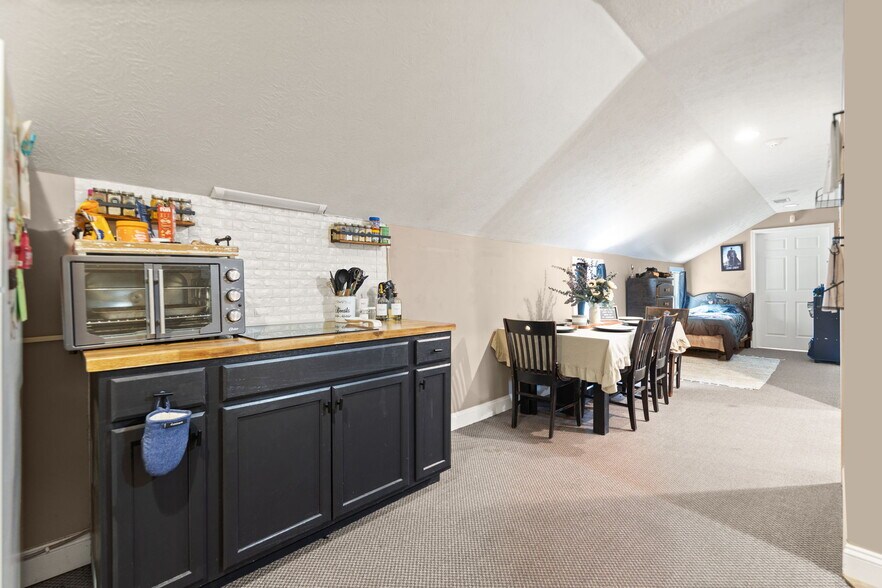 More Photos Of 4418 Main St, Clay City Flex For Sale