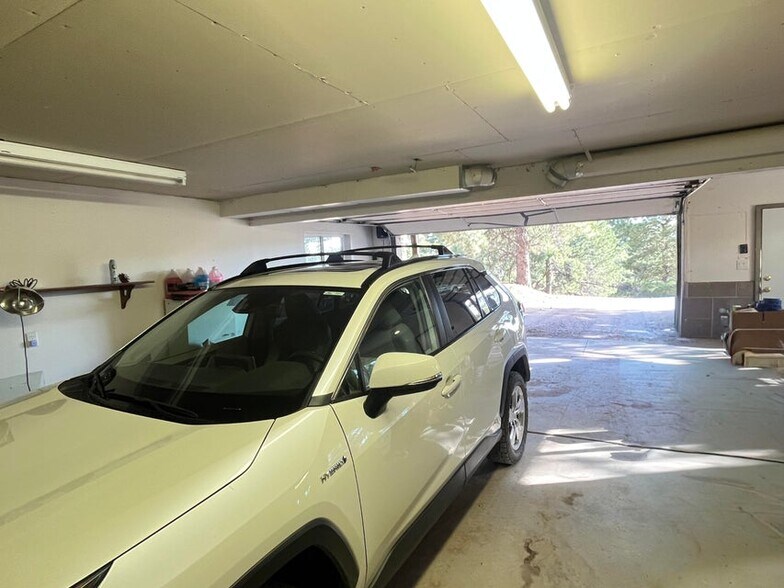 More Photos Of 2498 Silverado Ridge, Duck Creek Village Specialty For Sale