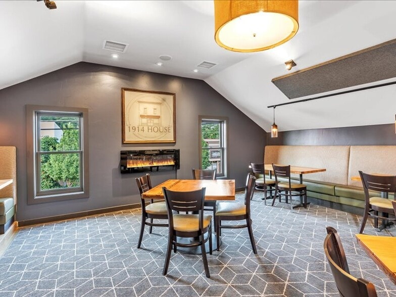 More Photos Of 121 E 2nd Ave, Niwot Restaurant For Lease