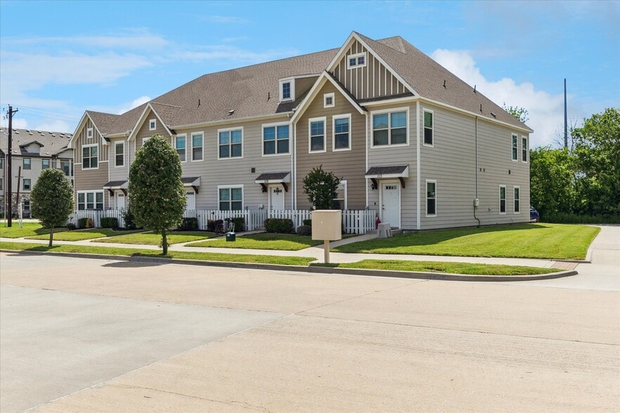 More Photos Of 101 Springtree St, Denton Apartments For Sale