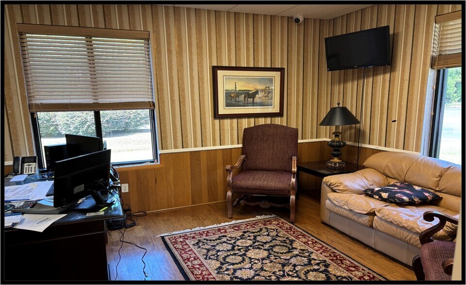 More Photos Of 2926 E Main Street Ext, Spartanburg Office For Sale