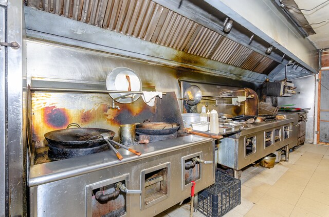 More Photos Of 1044 E 9th St, Lockport Restaurant For Sale