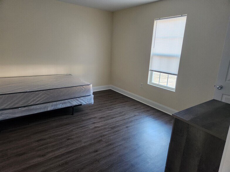 More Photos Of 106 Ronald Pride Blvd, Fort Valley Specialty For Sale