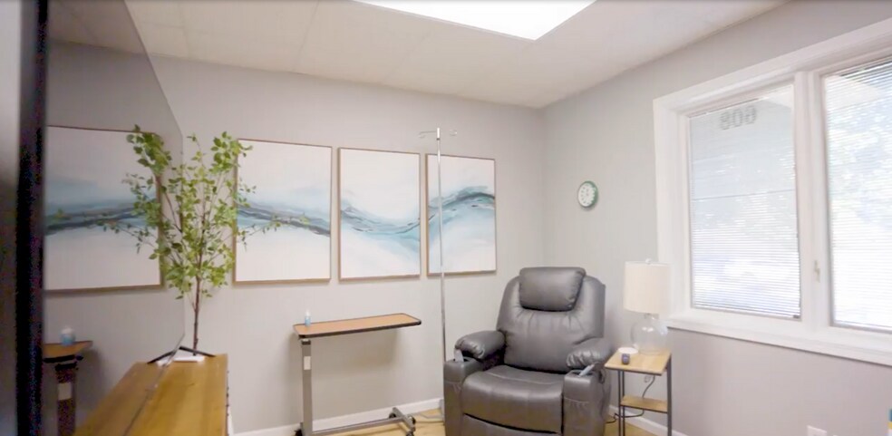 More Photos Of 608 35th Ave, Moline Medical For Sale