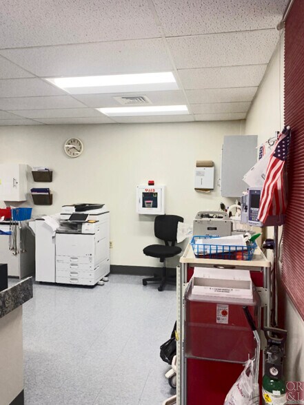 More Photos Of 15 Palomba Dr, Enfield Medical For Sale