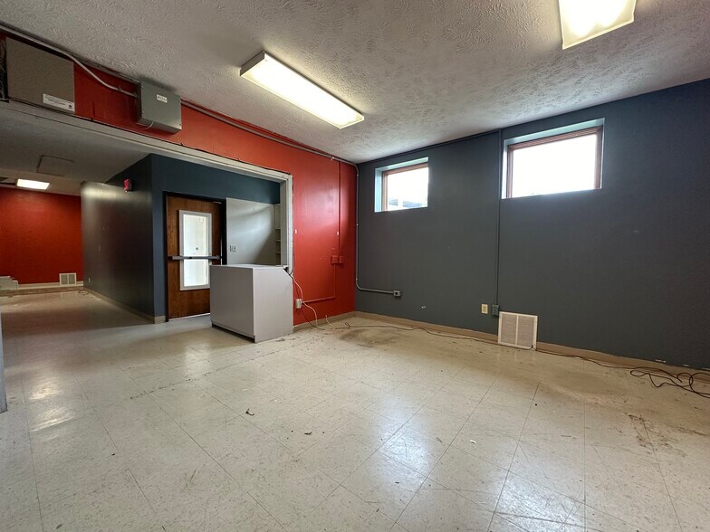 More Photos Of 1935 Q St, Lincoln Freestanding For Sale