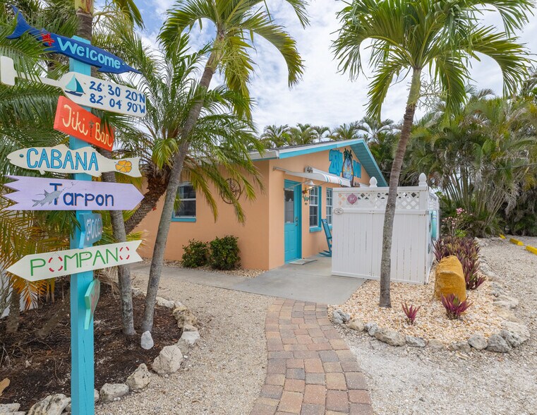 More Photos Of 2960 Oleander St, Saint James City Hotel For Sale