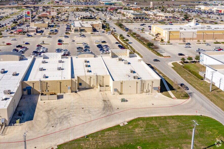 More Photos Of 161 Creekside Way, New Braunfels Unknown For Lease