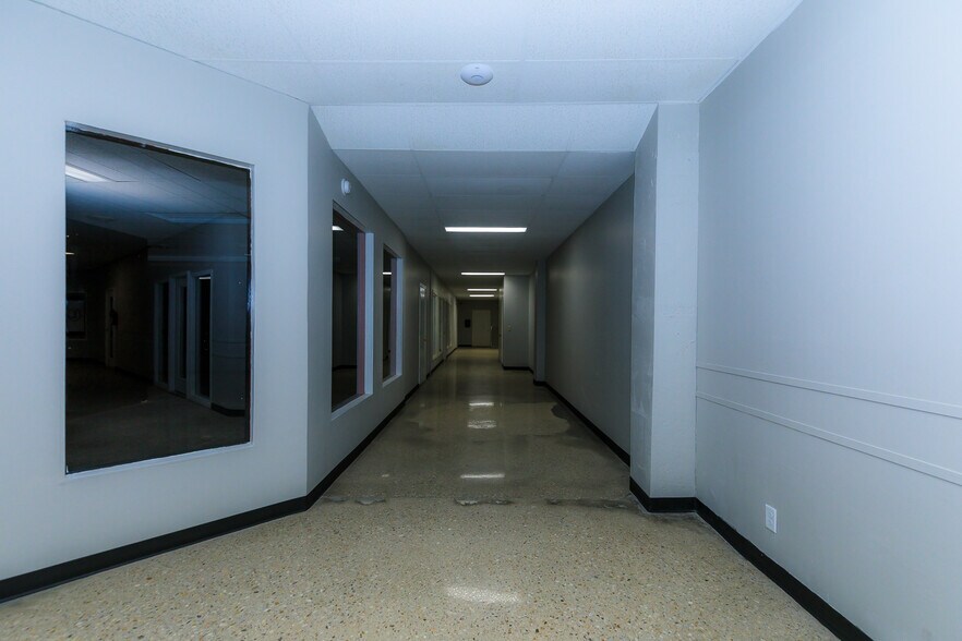 More Photos Of 401 N Main St, Gravois Mills Office For Lease