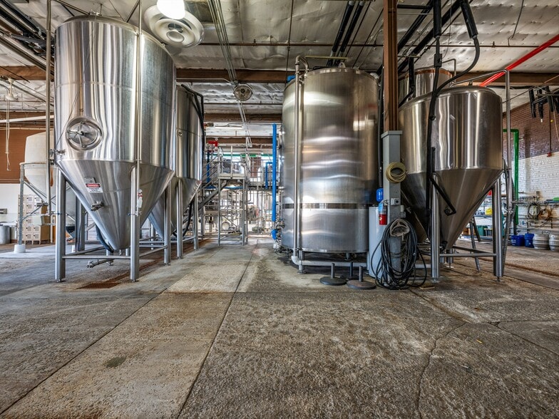 More Photos Of 212 S Green St, Morganton Bar For Sale