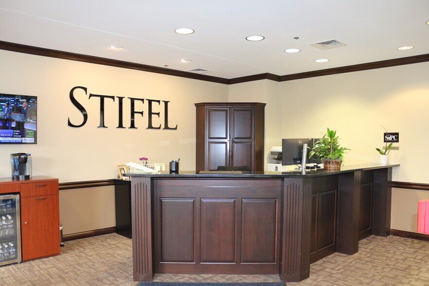 More Photos Of 3201 W White Oaks Dr, Springfield Office For Sale