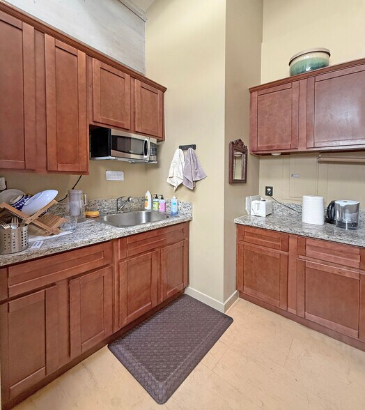 More Photos Of 2395-2399 Shattuck Ave, Berkeley Unknown For Lease