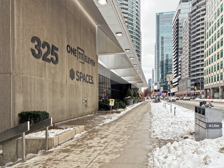 More Photos Of 325 Front St W, Toronto Coworking Space