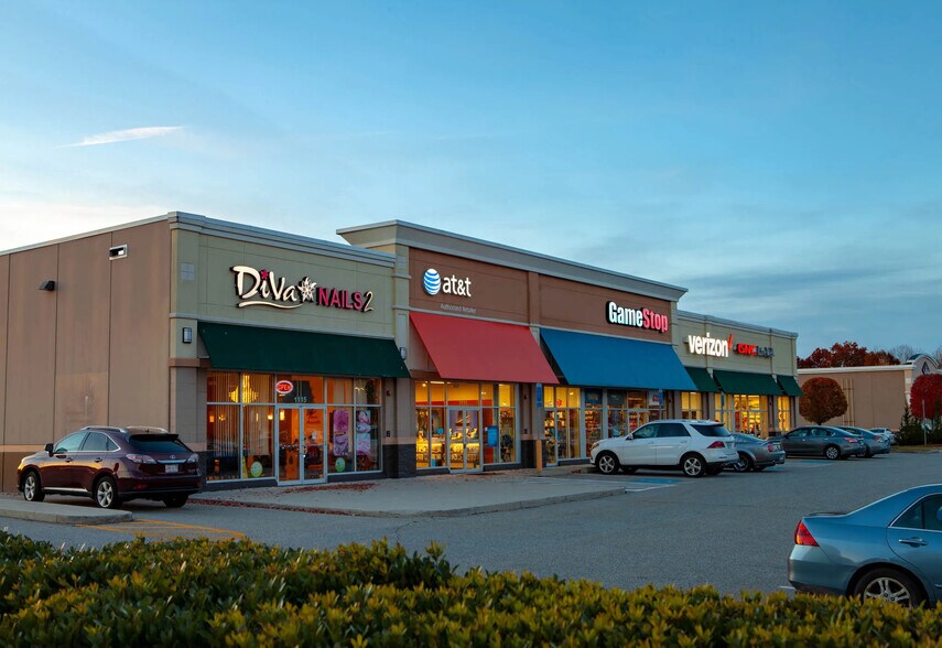 More Photos Of 596 Hartford Pike, Dayville Bank For Lease