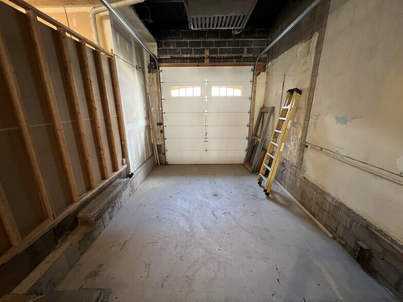 More Photos Of 1708 Logan St, Cincinnati Apartments For Lease