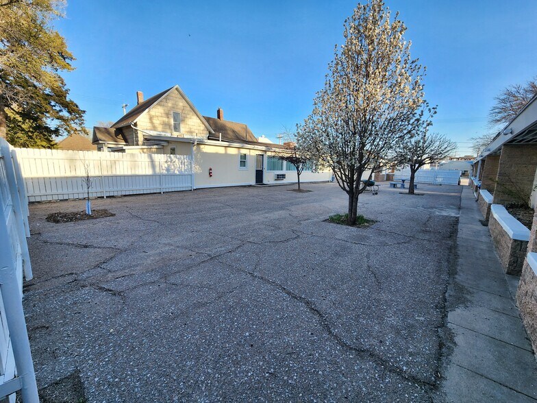 More Photos Of 521 N 1st St, Stockton Apartments For Sale