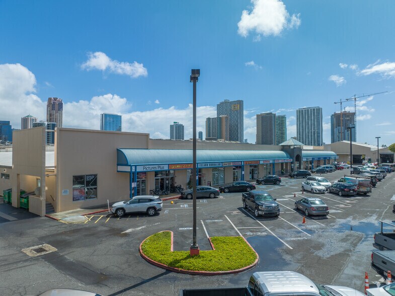 More Photos Of 670 Auahi St, Honolulu General Retail For Lease
