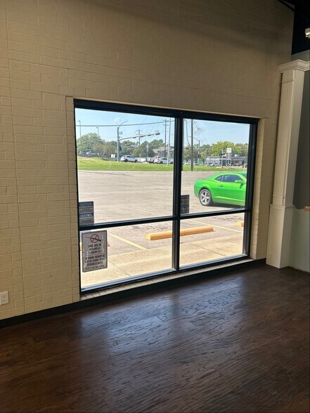 More Photos Of 1109 Dallas Dr, Denton General Retail For Lease
