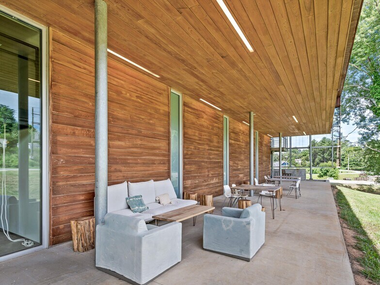 More Photos Of 76 Jupiter Rd, Weaverville Manufacturing For Lease