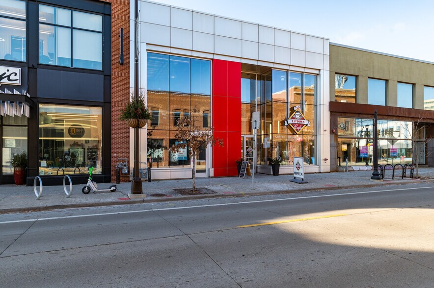 Primary Photo Of 3008 Hennepin Ave, Minneapolis Storefront For Lease