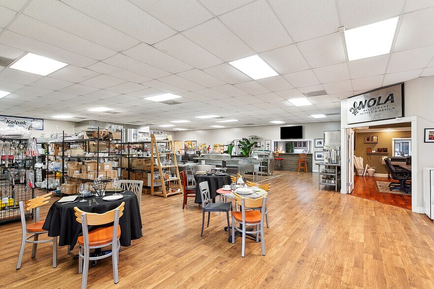 More Photos Of 234 Harbor Cir, New Orleans Warehouse For Sale