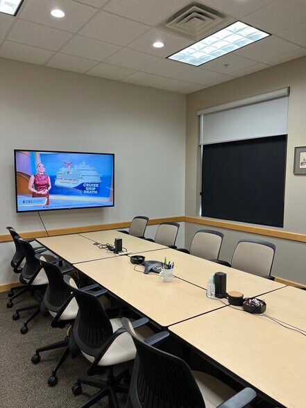 More Photos Of 8711 Windsor Pky, Johnston Office For Sale