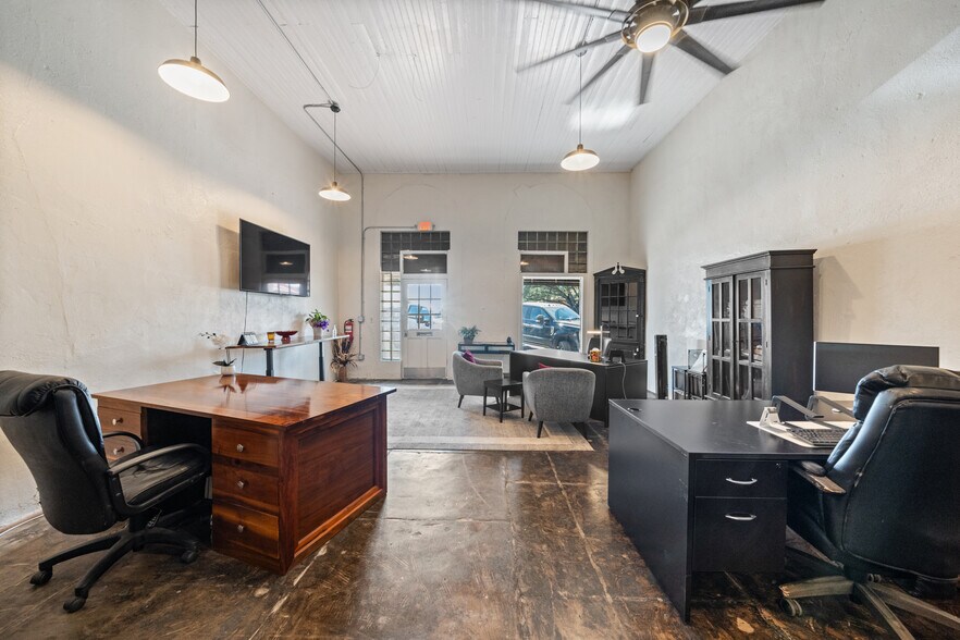 More Photos Of 1116 Austin St, Hempstead Storefront Retail Office For Sale