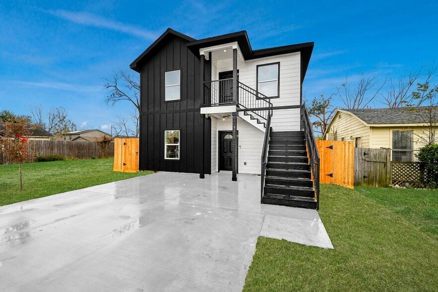 Primary Photo Of 8012 Miley St, Houston Multifamily For Sale