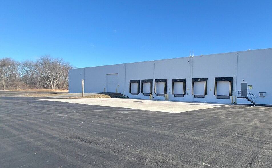 More Photos Of 5 Wheeling Rd, Dayton Warehouse For Lease