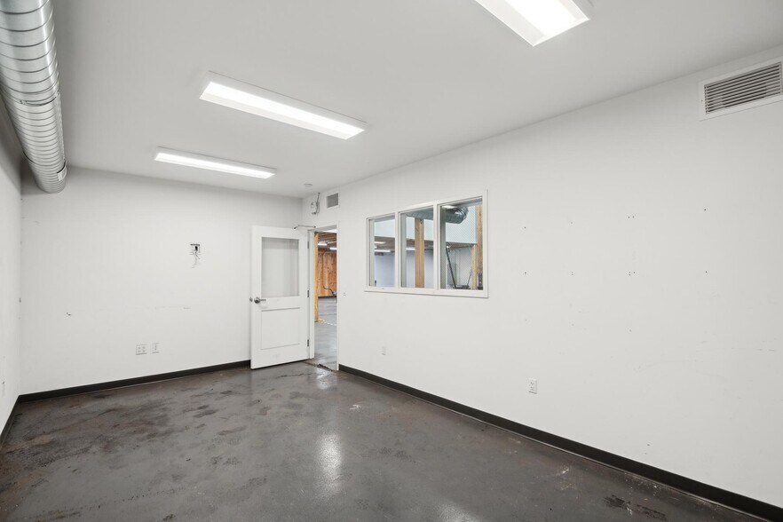 More Photos Of 1000 Calcot Pl, Oakland Warehouse For Sale