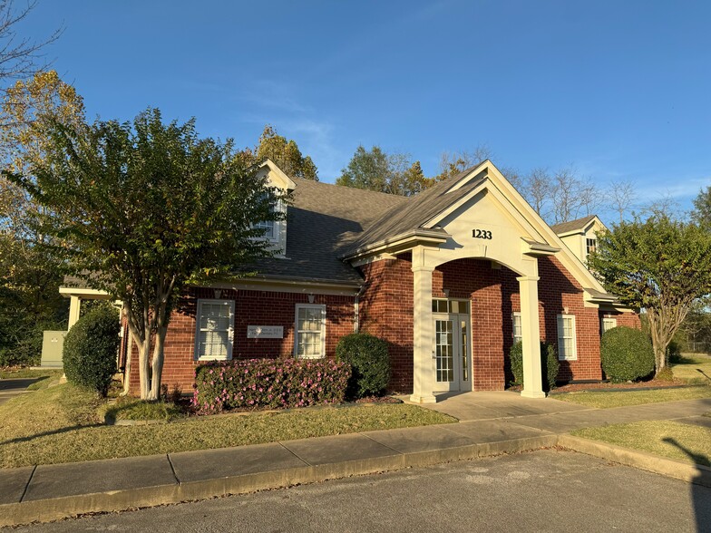 Primary Photo Of 1233 Macon View Dr, Cordova Medical For Lease