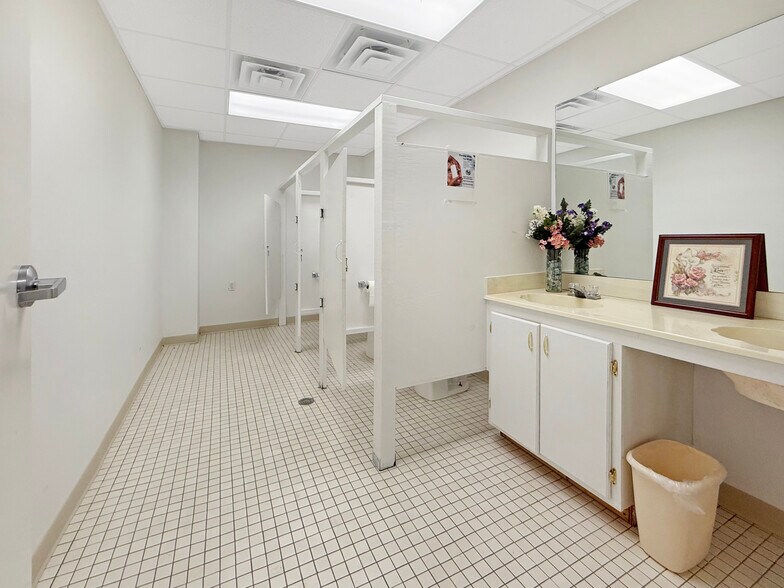 More Photos Of 1578 Hammond st, Hornbeck Religious Facility For Sale