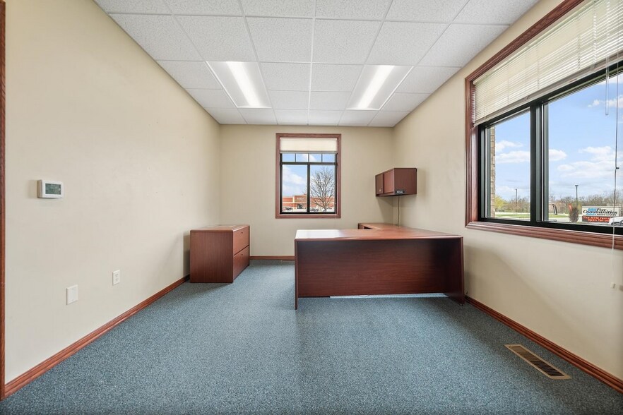 More Photos Of 2521 Steffens Ct, Green Bay Bank For Sale