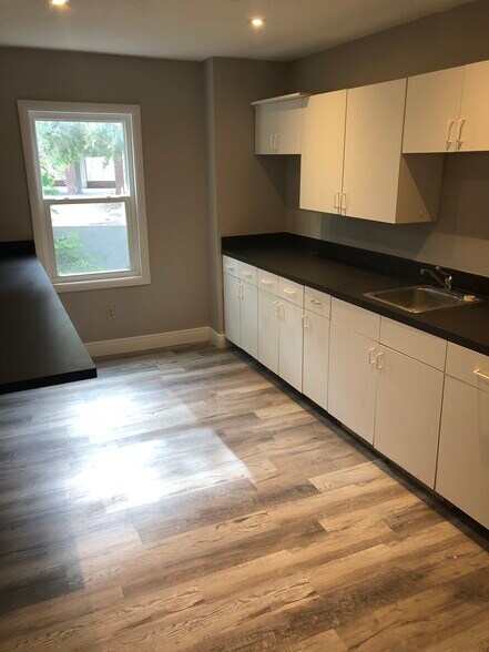 More Photos Of 496 Delaney Ave, Orlando Office For Lease