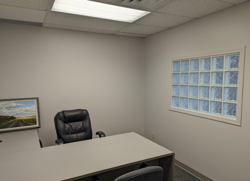 More Photos Of 4004 Dewdney Av, Regina Medical For Sale