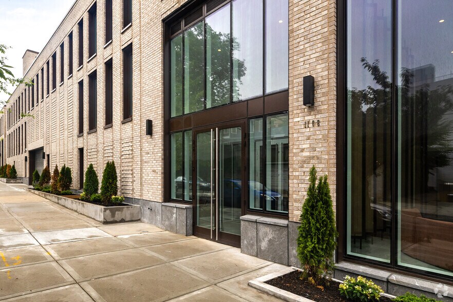 More Photos Of 30-55 Vernon Blvd, Long Island City Apartments For Lease
